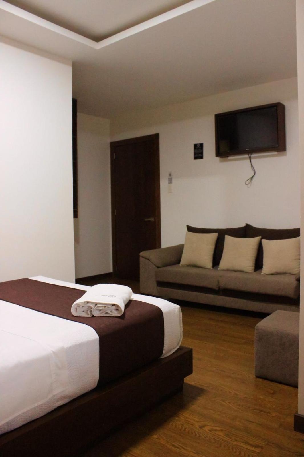 Hostal Camil 로하 외부 사진