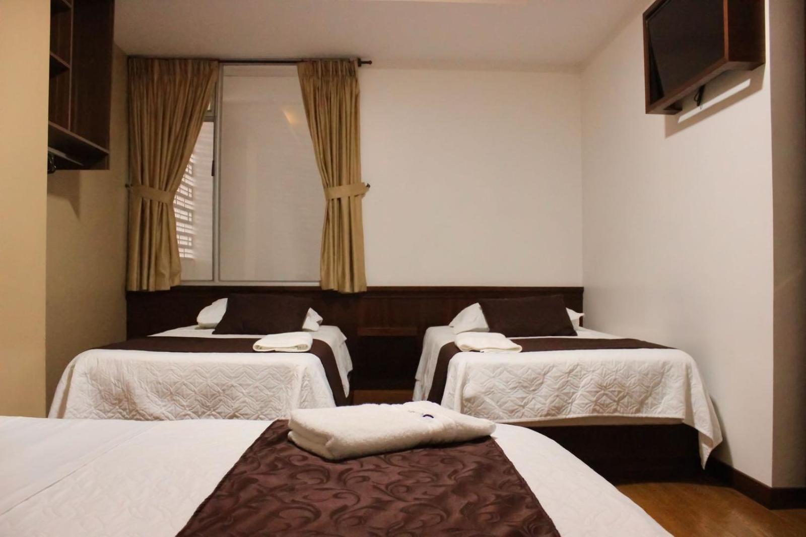 Hostal Camil 로하 외부 사진