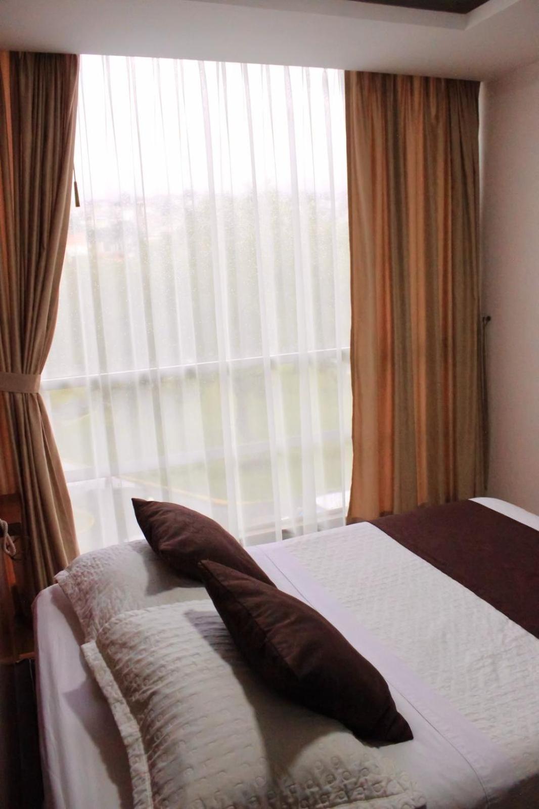 Hostal Camil 로하 외부 사진